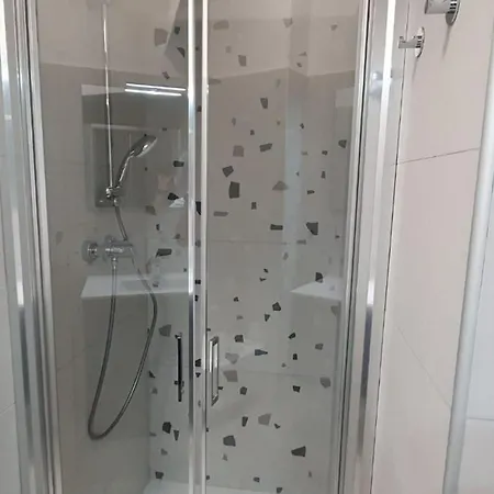 Miramare מלון