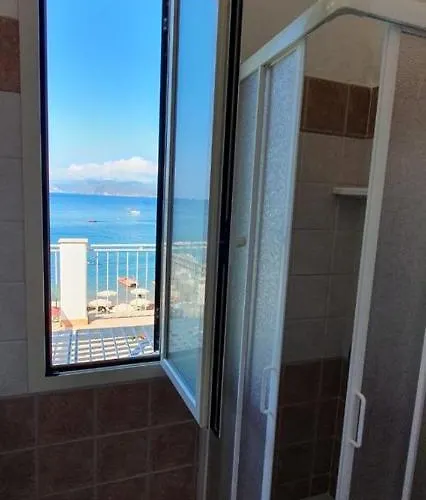 Miramare カポリーヴェリ